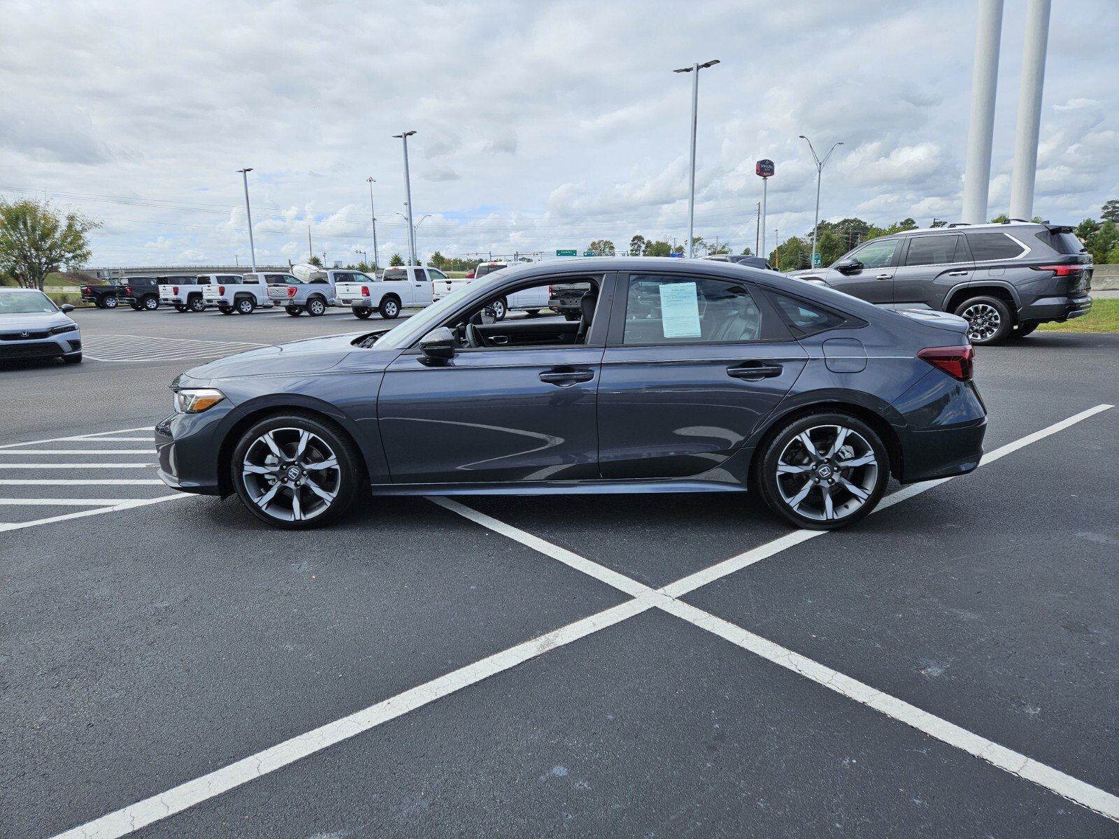 2025 Honda Civic Hybrid Sport photo 4