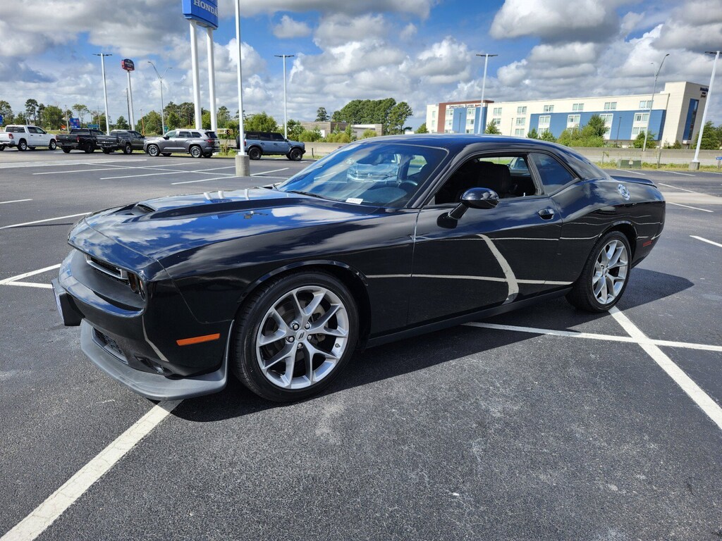2023 Dodge Challenger GT photo 3