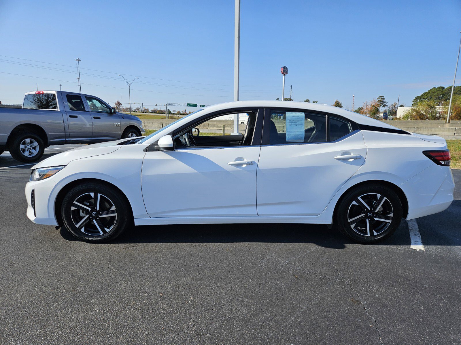 2024 Nissan Sentra SV photo 4