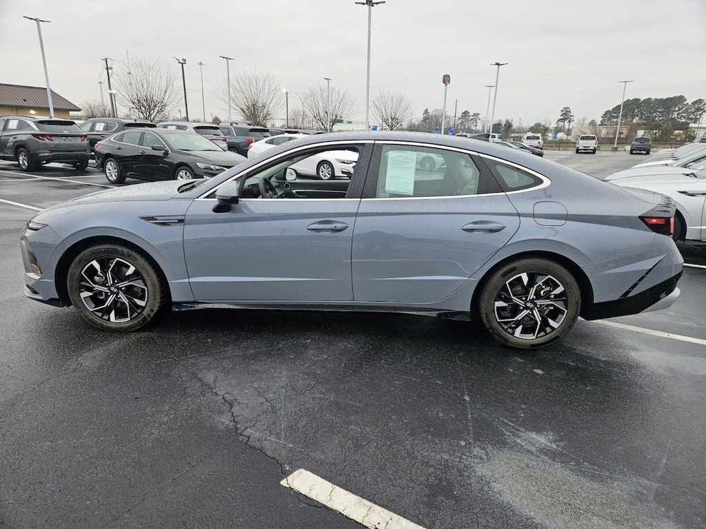 Used 2025 Hyundai Sonata SEL Sedan