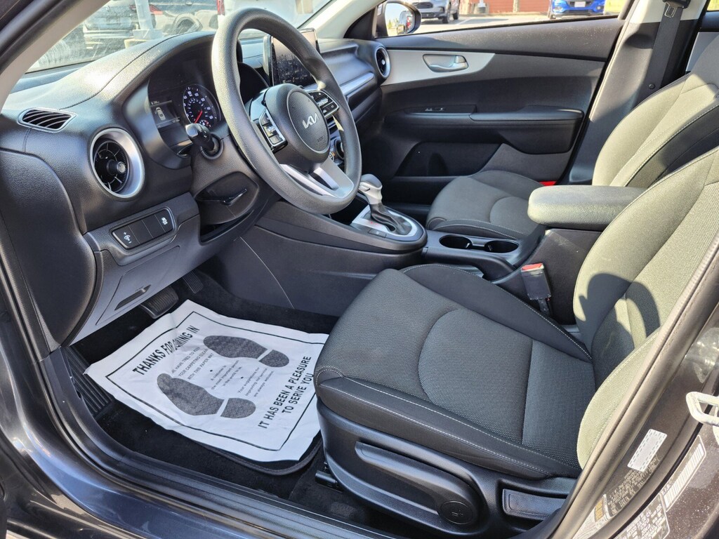 2023 Kia Forte LXS photo 7