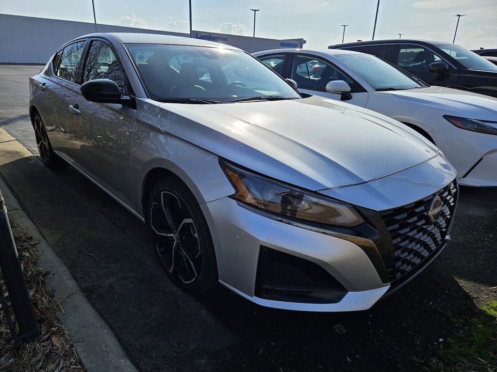 Used 2024 Nissan Altima 2.5 SR Sedan
