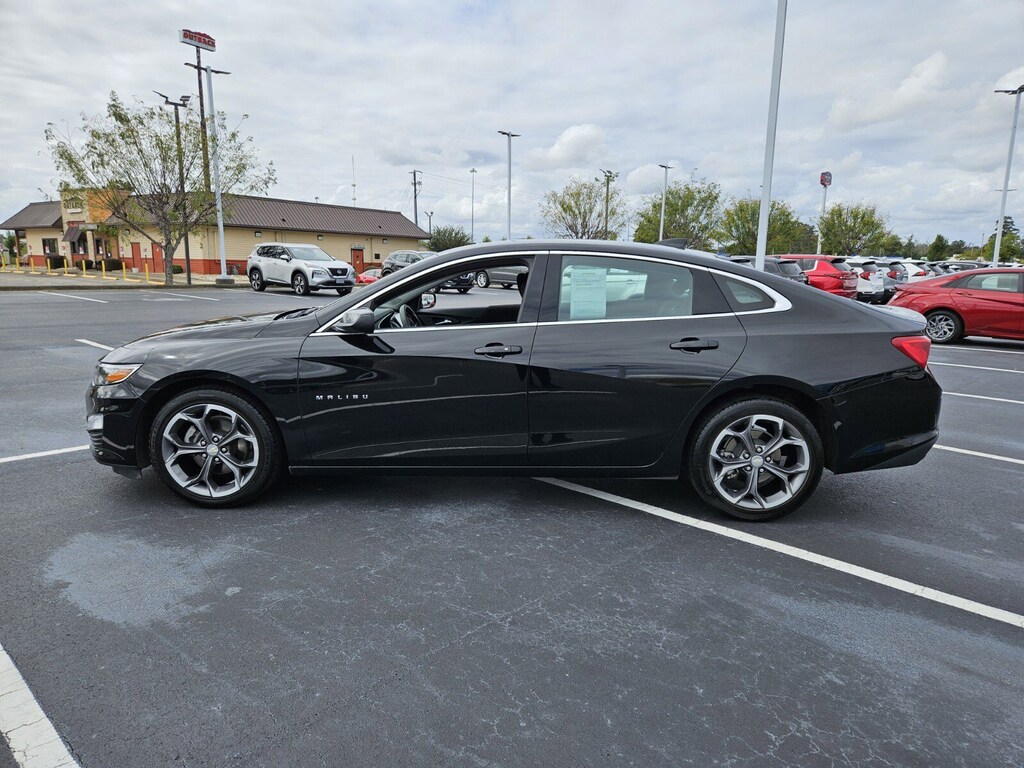 2024 Chevrolet Malibu 1LT photo 2