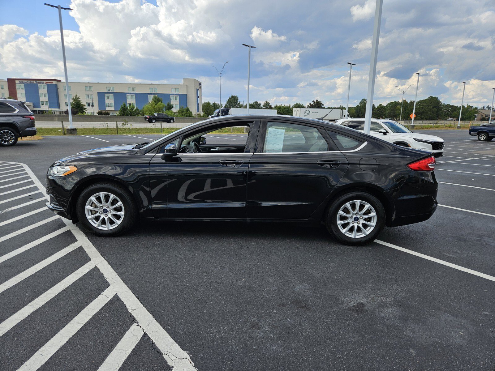 2017 Ford Fusion S photo 4