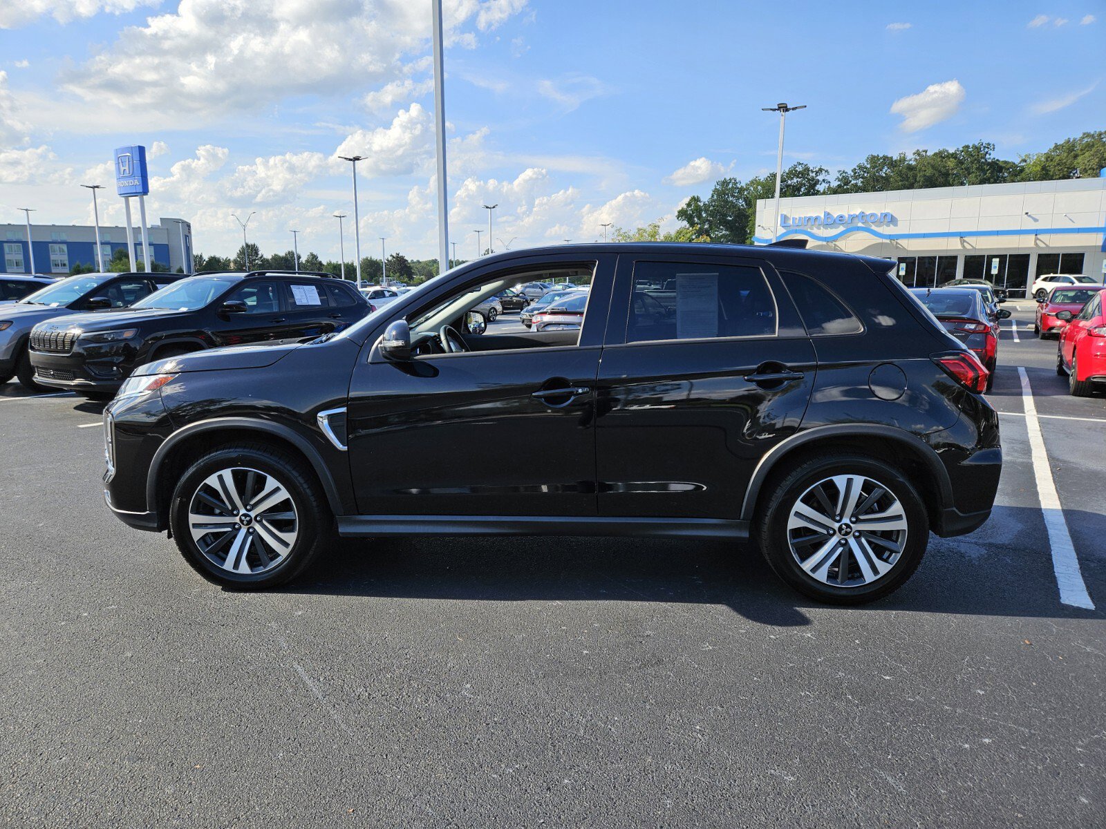 2024 Mitsubishi Outlander Sport SE photo 4