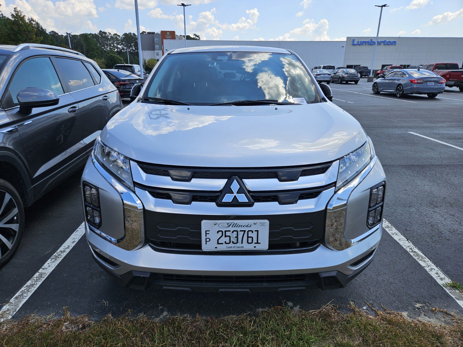 2024 Mitsubishi Outlander Sport ES photo 2
