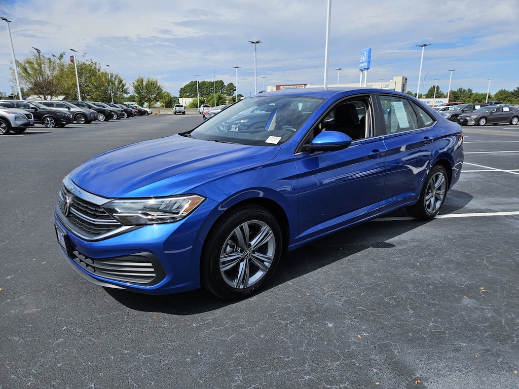 Used 2024 Volkswagen Jetta 1.5T SE Sedan