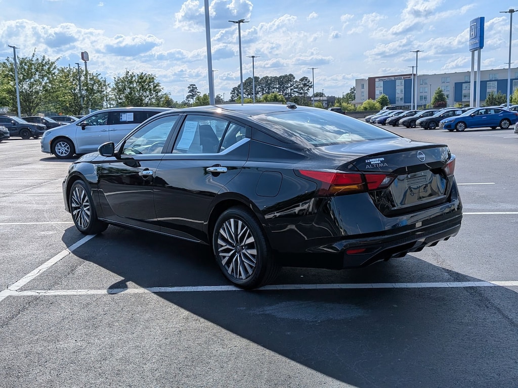 Used 2024 Nissan Altima 2.5 SV Sedan