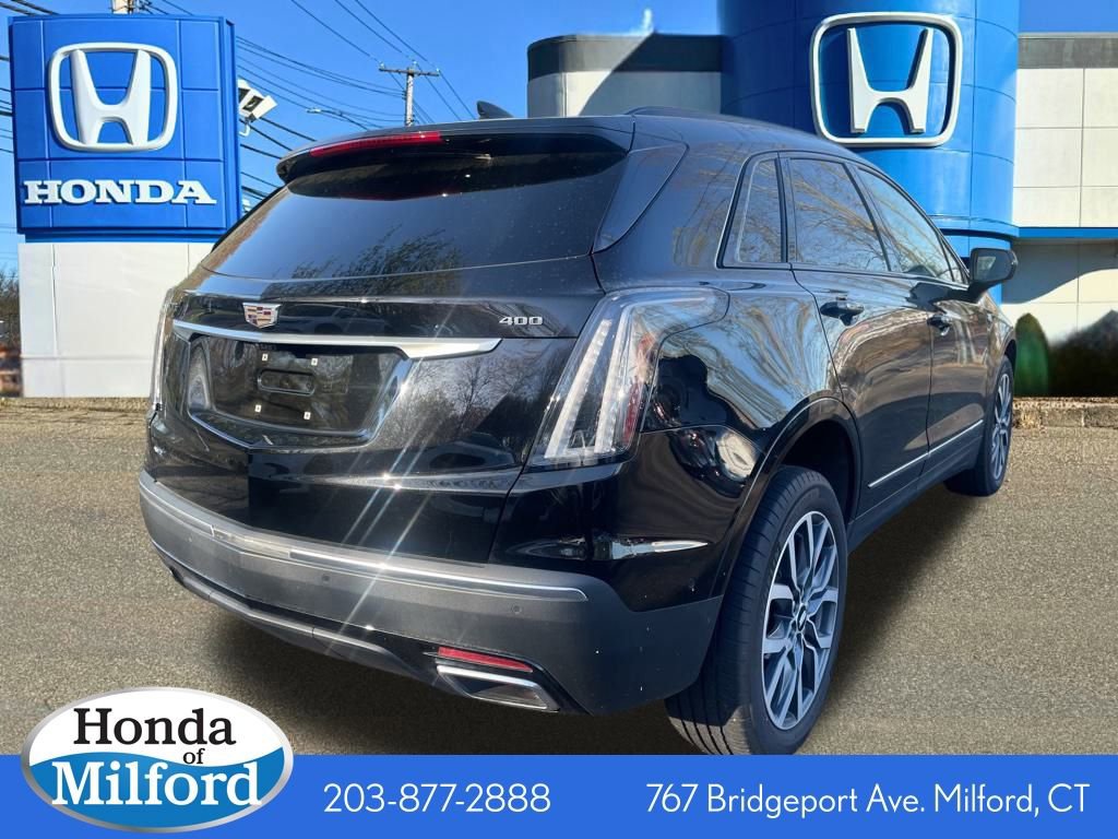 2021 Cadillac XT5 Sport photo 2