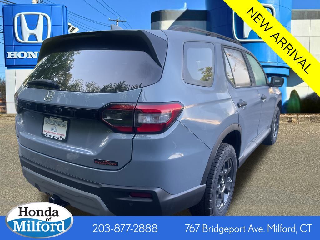 2025 Honda Pilot TrailSport photo 2