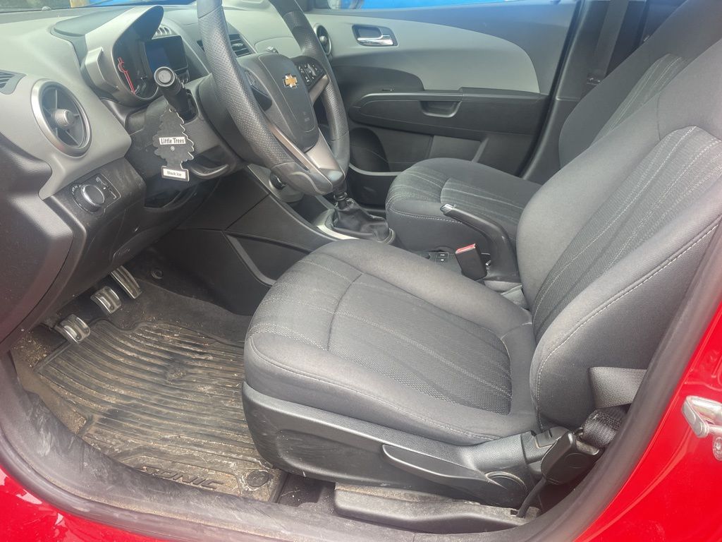 2013 Chevrolet Sonic LT photo 3