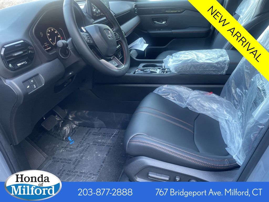 2025 Honda Pilot TrailSport photo 3