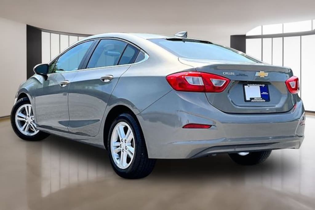 Used 2017 Chevrolet Cruze LT Auto Sedan