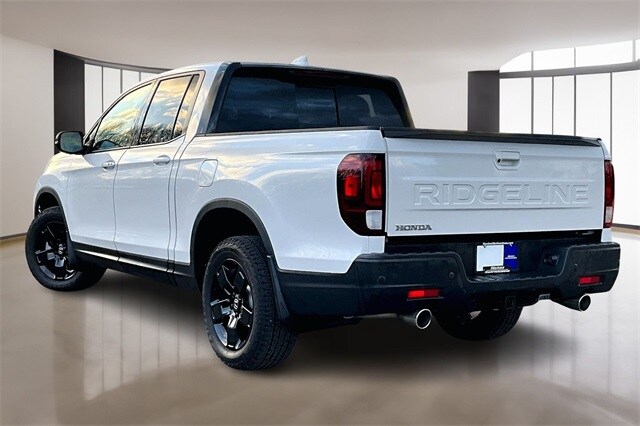 2024 Honda Ridgeline Black Edition photo 4