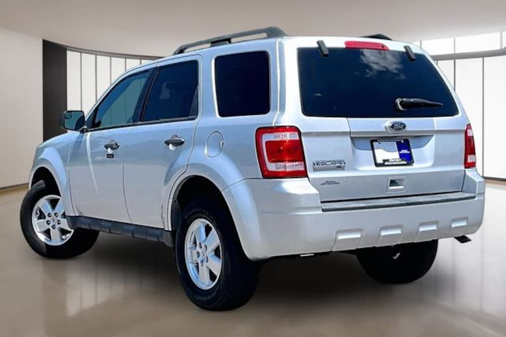 Used 2010 Ford Escape XLT SUV