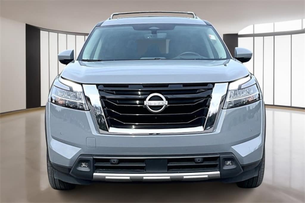 Used 2024 Nissan Pathfinder Platinum SUV
