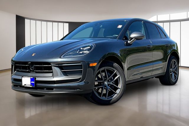 2026 Porsche Macan T's photo