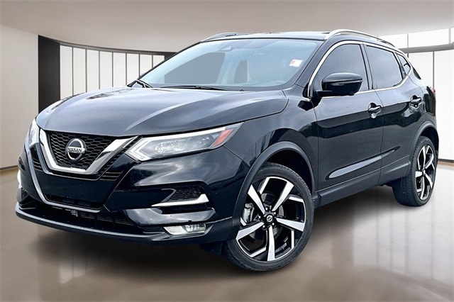 2022 Nissan Rogue Sport SL's photo