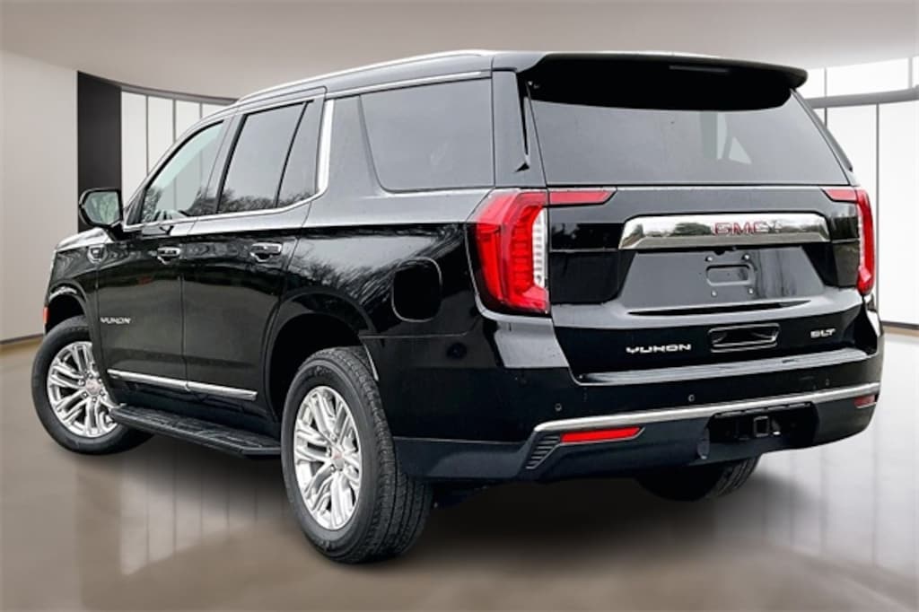 Used 2023 GMC Yukon SLT SUV