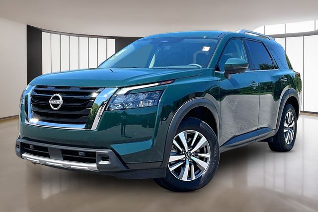 Used 2025 Nissan Pathfinder SL