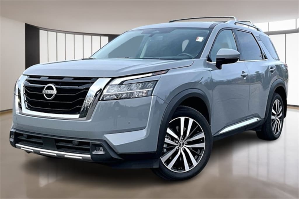 Used 2024 Nissan Pathfinder Platinum SUV