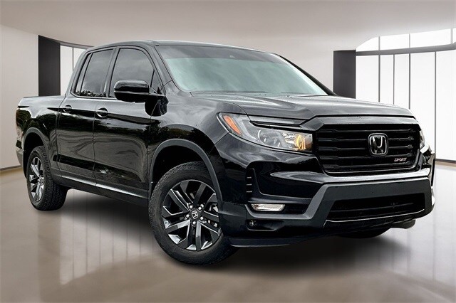 2023 Honda Ridgeline Sport photo 3
