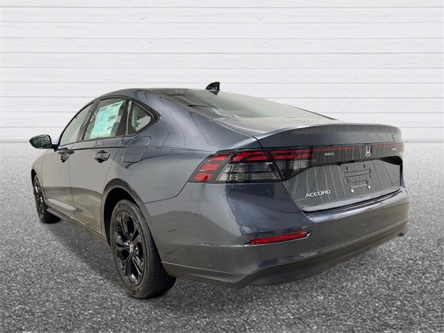 2025 Honda Accord SE photo 2
