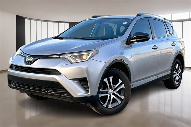 2017 Toyota RAV4 LE's photo