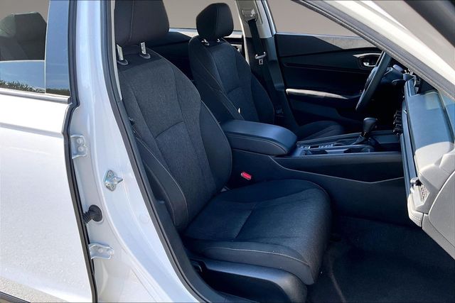 2025 Honda Accord SE - Photo 25
