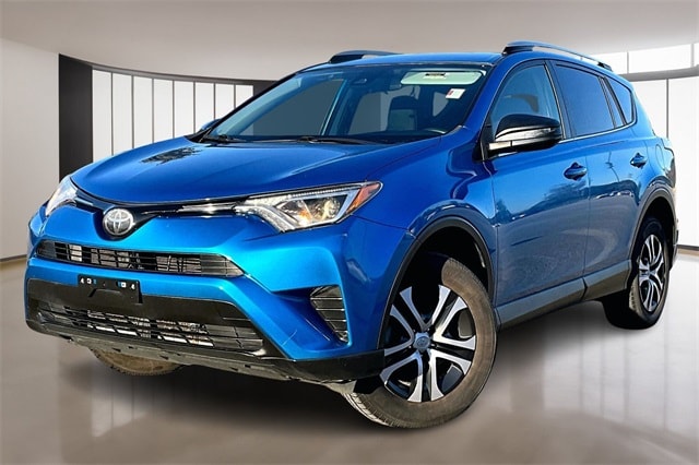 2017 Toyota RAV4 LE's photo