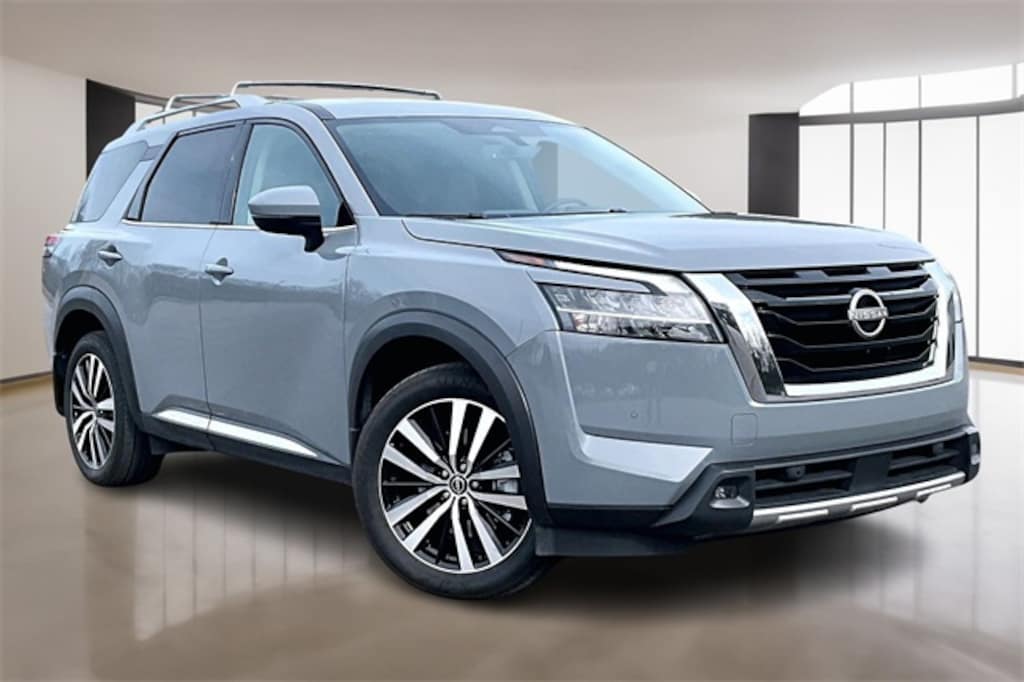 Used 2024 Nissan Pathfinder Platinum SUV