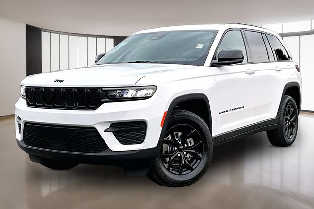 Used 2025 Jeep Grand Cherokee Laredo