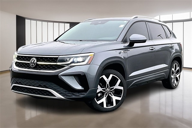 2022 Volkswagen Taos SEL's photo