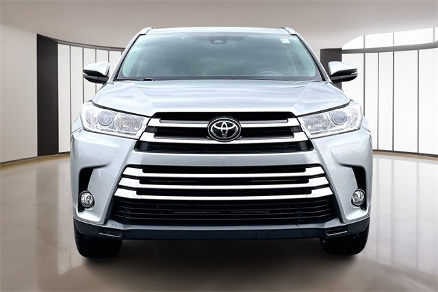 2017 Toyota Highlander XLE photo 2