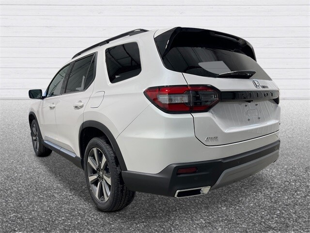 2025 Honda Pilot Touring photo 3