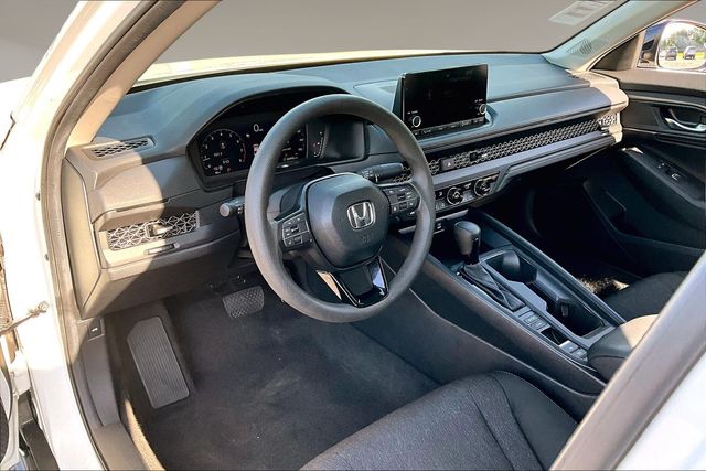 2025 Honda Accord SE - Photo 16