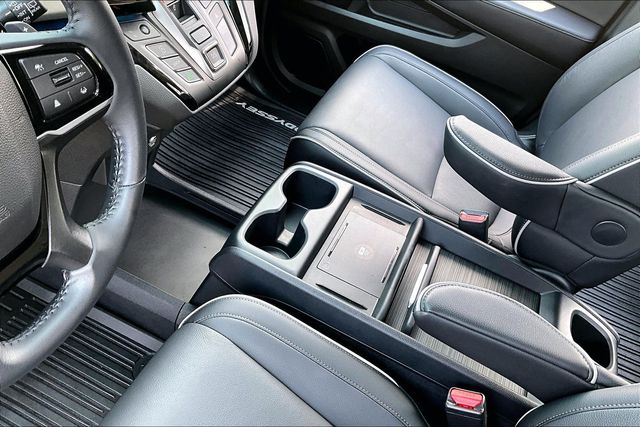 2025 Honda Odyssey Touring - Photo 17