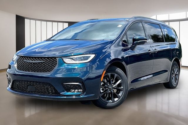 2021 Chrysler Pacifica Touring L's photo