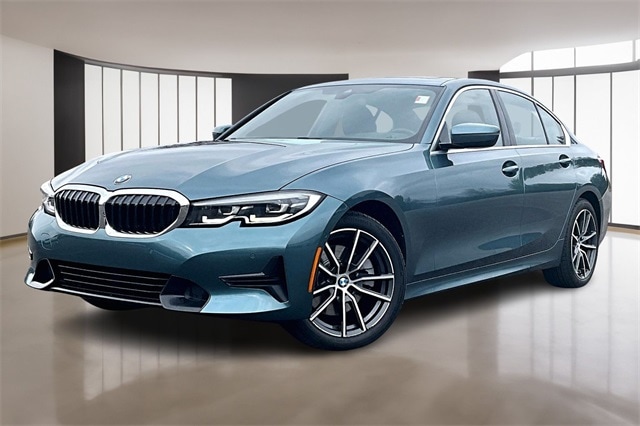 2019 BMW 3 Series 330i's photo