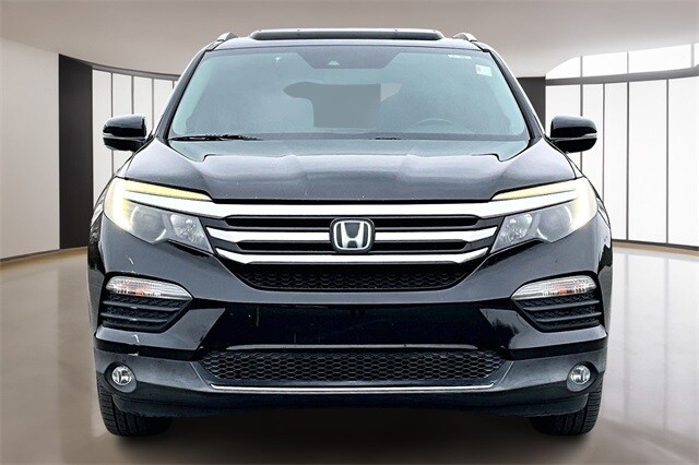 2016 Honda Pilot Touring photo 2