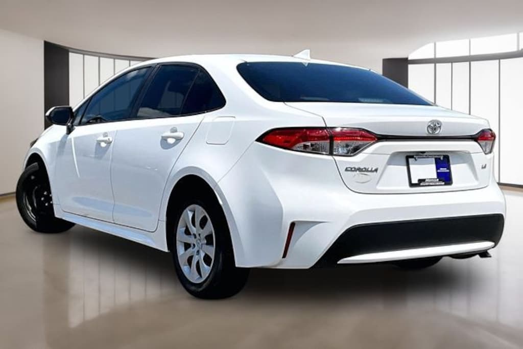 Used 2022 Toyota Corolla LE Sedan