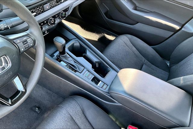 2025 Honda Accord SE - Photo 17