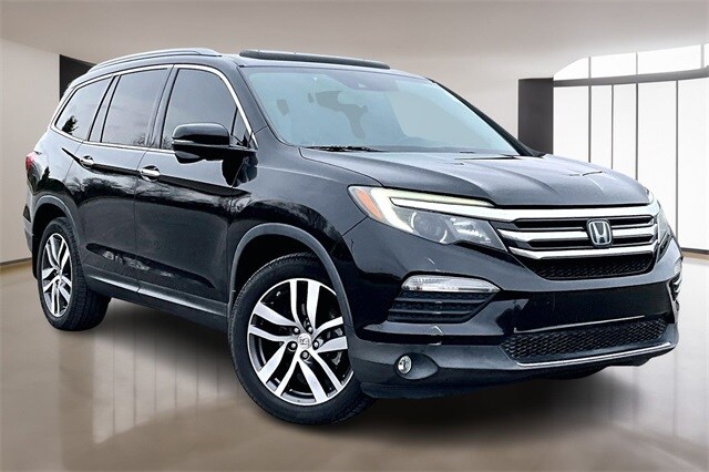 2016 Honda Pilot Touring photo 3