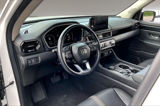 2025 Honda Pilot Touring - Photo 17