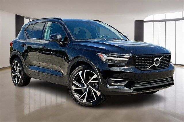 2021 Volvo XC40 T5 R-Design photo 3