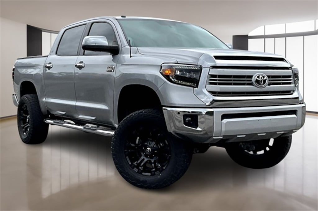 Used 2015 Toyota Tundra  Truck CrewMax