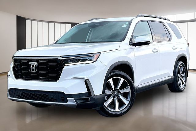 2025 Honda Pilot Touring AWD's photo