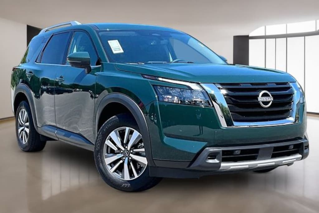 Used 2025 Nissan Pathfinder SL SUV