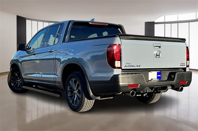 2023 Honda Ridgeline Sport photo 3