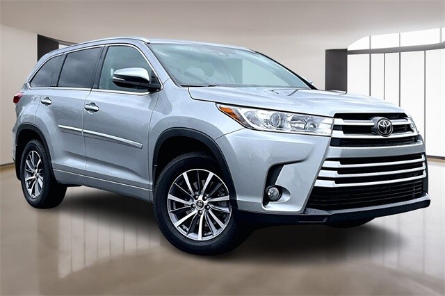 2017 Toyota Highlander XLE photo 3